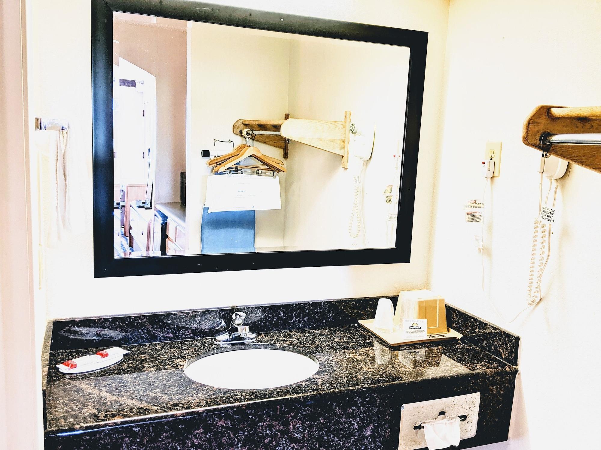 Quality Inn & Suites Decatur Priceville I-65 Eksteriør billede