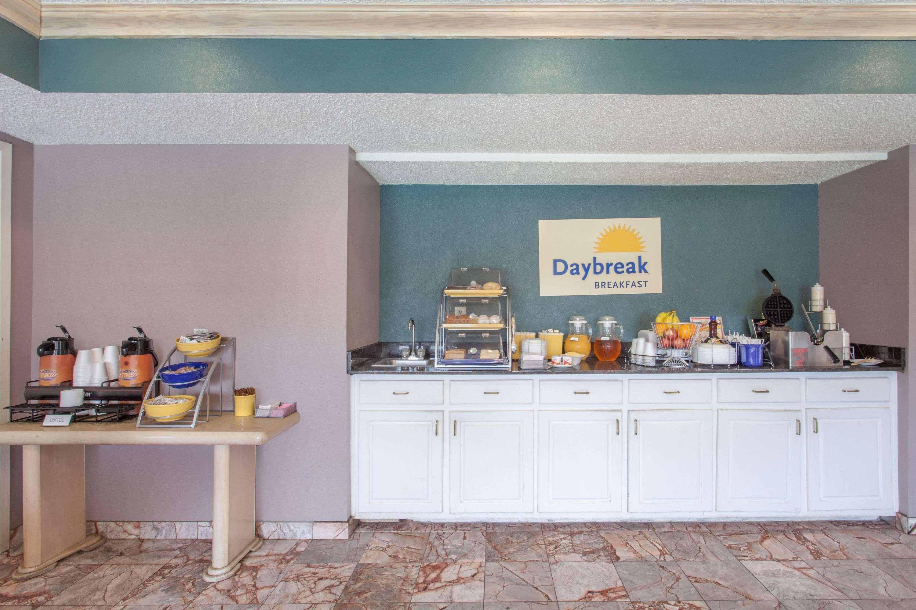 Quality Inn & Suites Decatur Priceville I-65 Eksteriør billede