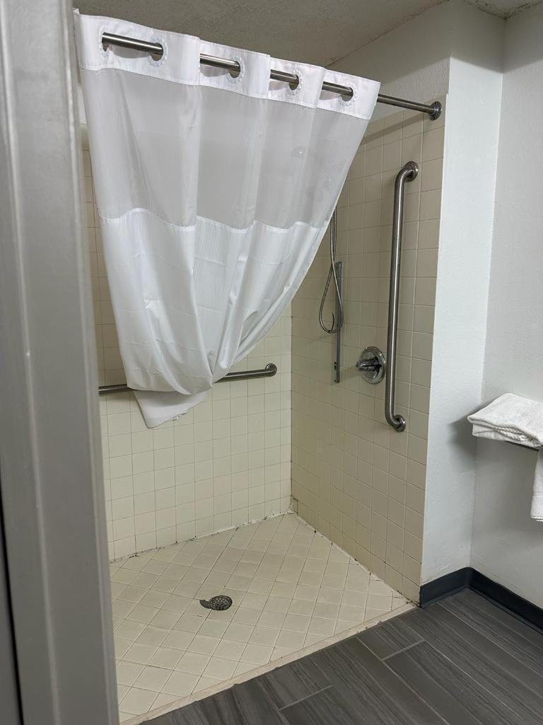 Quality Inn & Suites Decatur Priceville I-65 Eksteriør billede